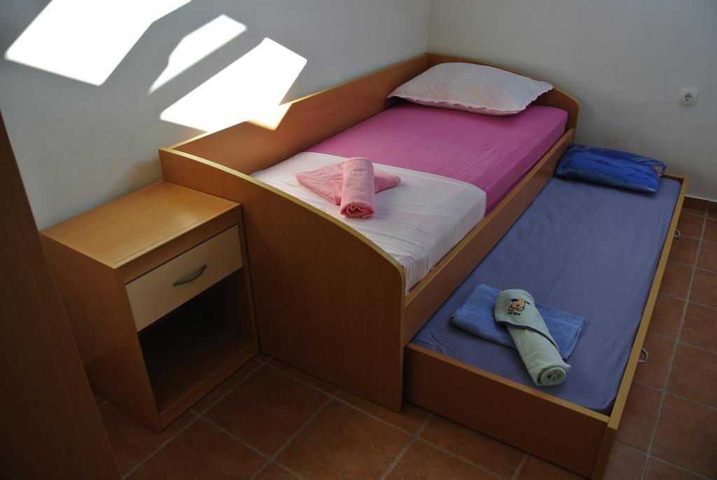 Kaprije Mistral Apartment Luaran gambar